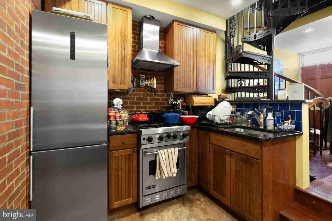 928 Irving St - Photo 6 of 23