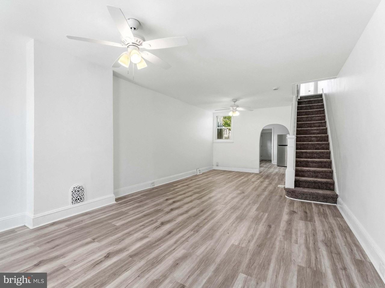 1831 E Clementine St - Photo 4 of 25