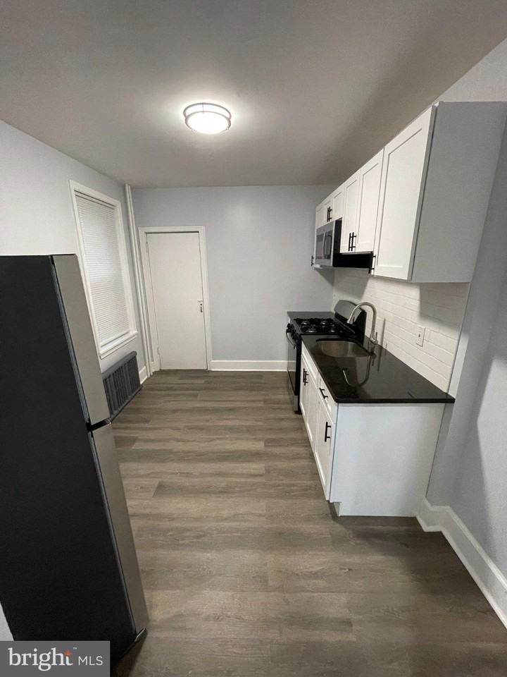 2837 N Lawrence St - Photo 4 of 15