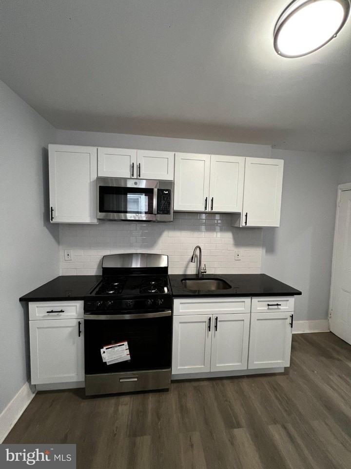 2837 N Lawrence St - Photo 5 of 15