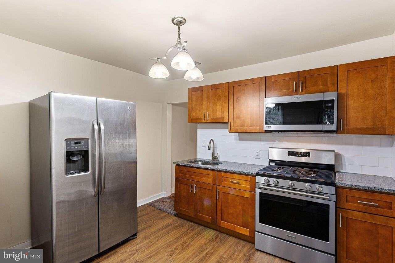 610 E Stafford St - Photo 3 of 12