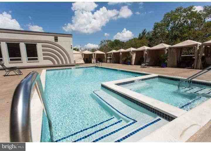 2011 N 8th St #109 - Photo 4 of 21