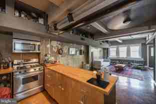 144 W Laurel St #201 - Photo 1 of 1