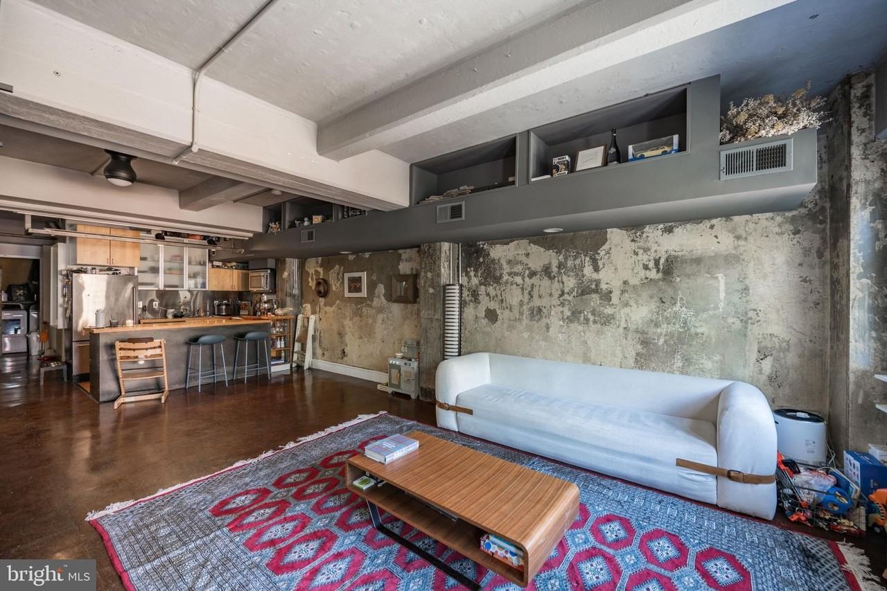 144 W Laurel St #201 - Photo 5 of 22