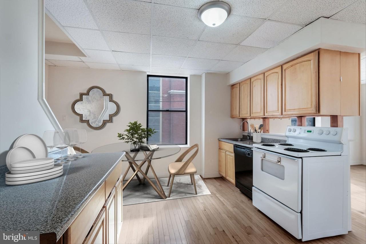 937 Christian St #2R - Photo 2 of 15