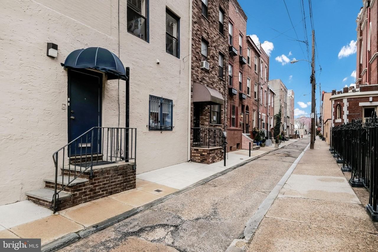 937 Christian St #2R - Photo 7 of 15