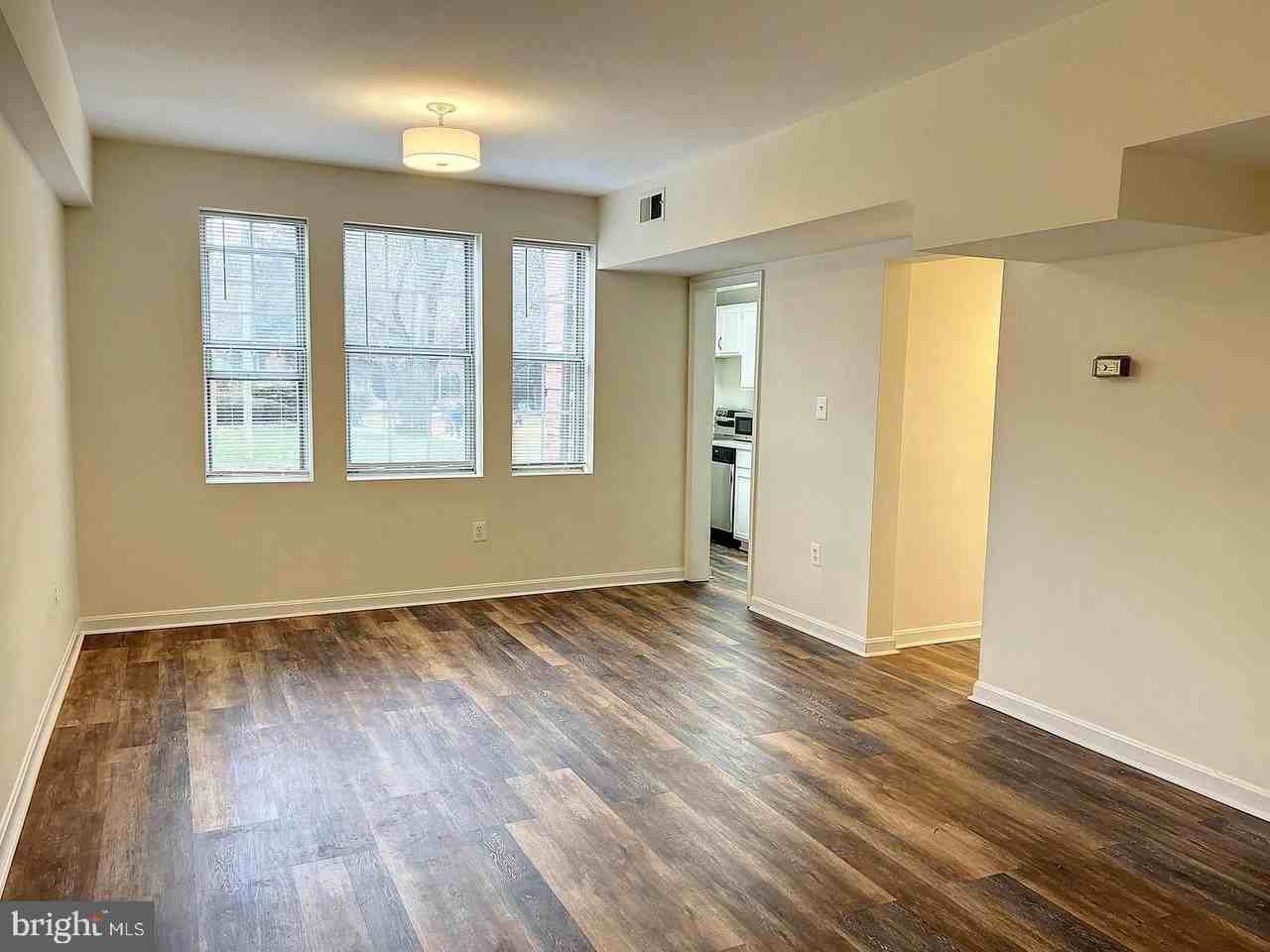 1817 N Queens Ln #2-160 - Photo 3 of 26