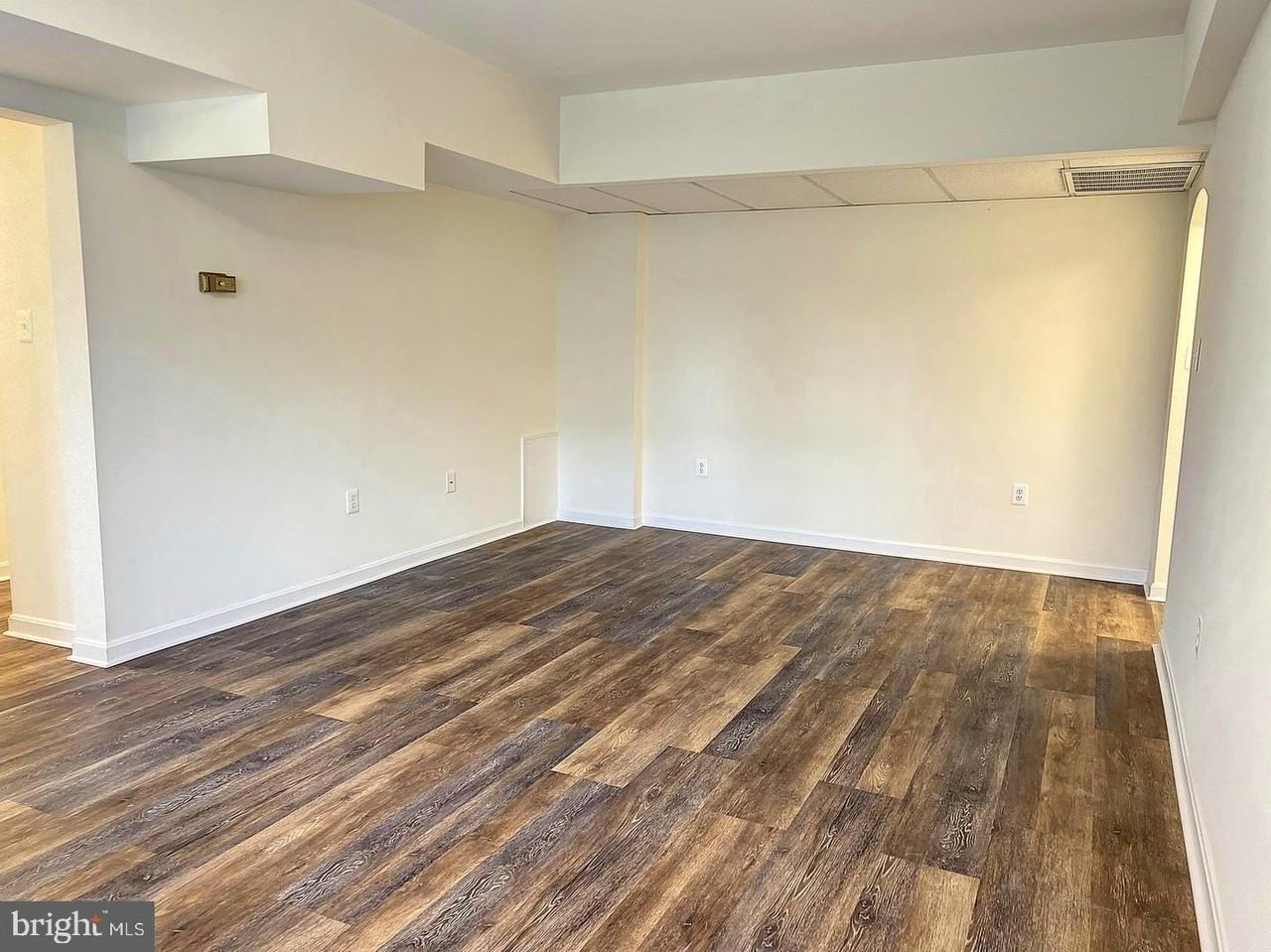 1817 N Queens Ln #2-160 - Photo 5 of 26