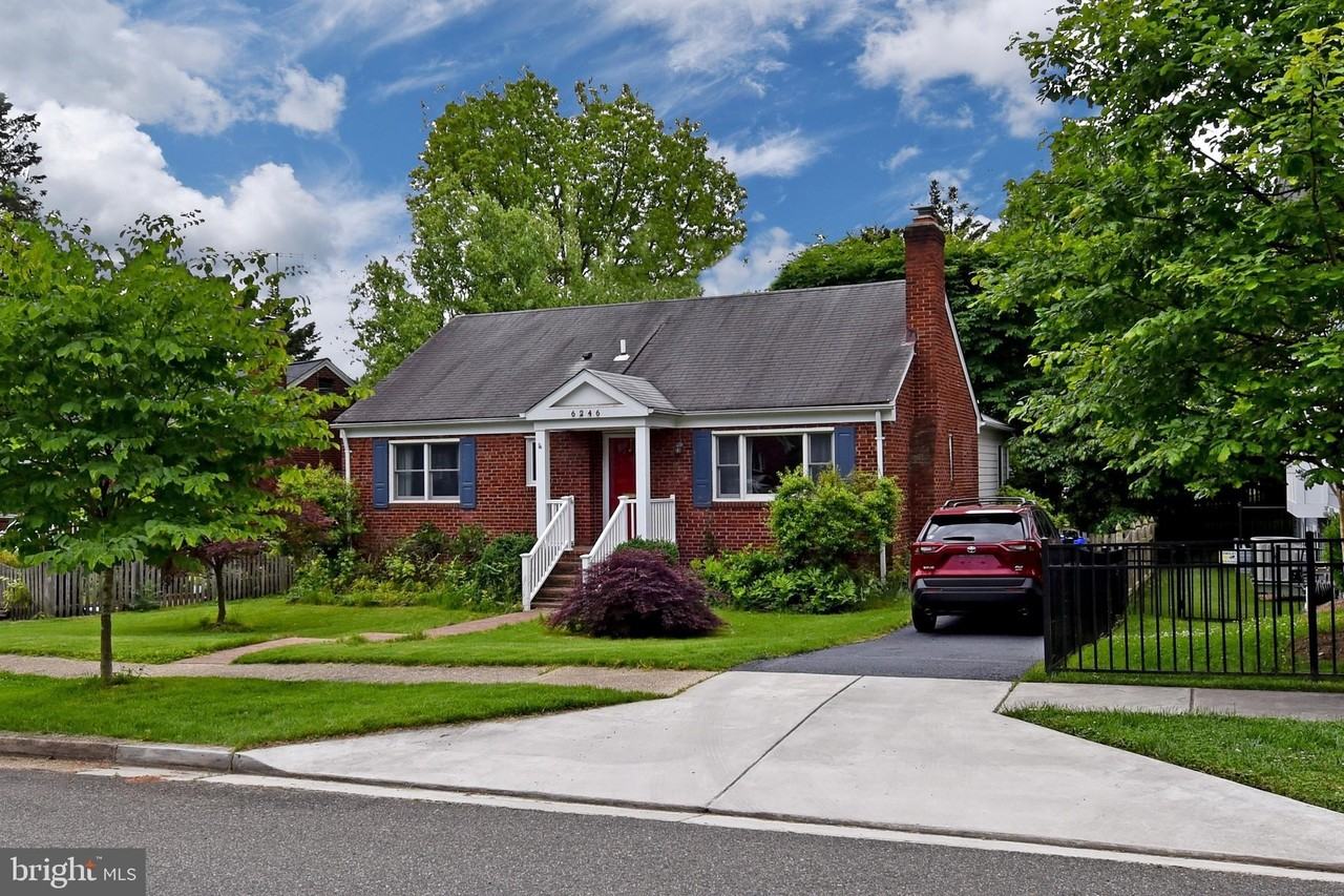 6246 22nd Rd N - Photo 2 of 38