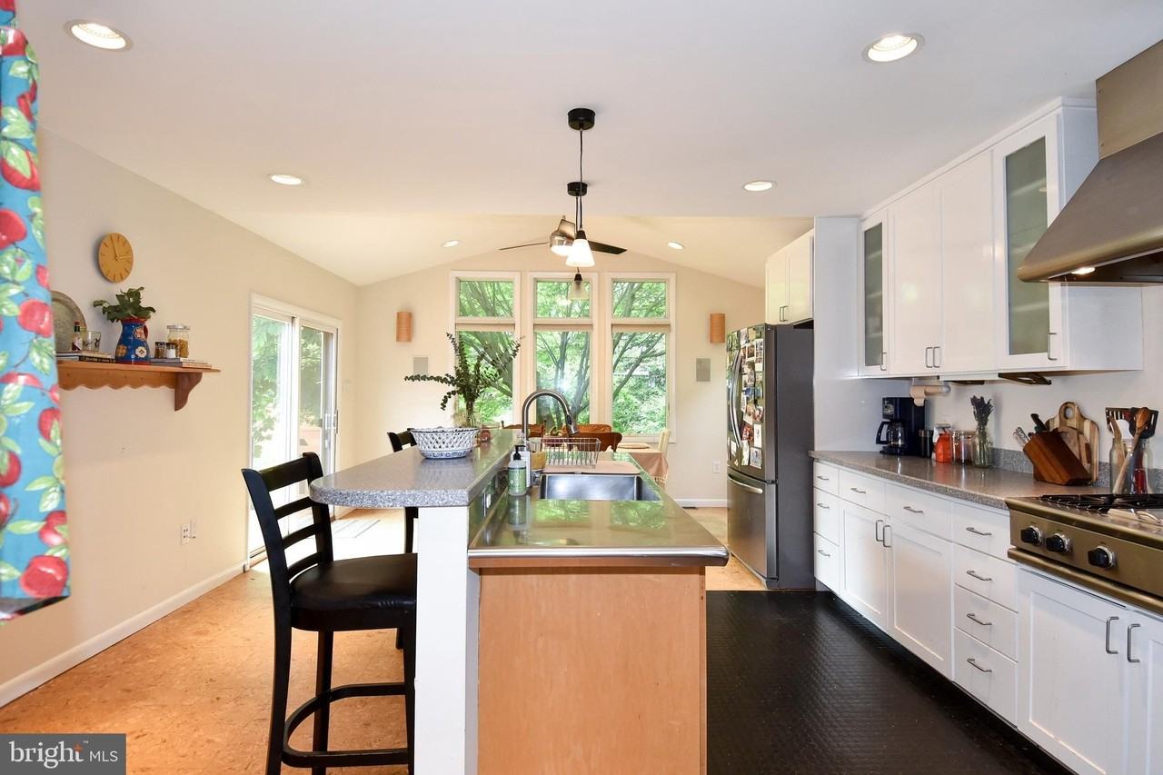 6246 22nd Rd N - Photo 3 of 38