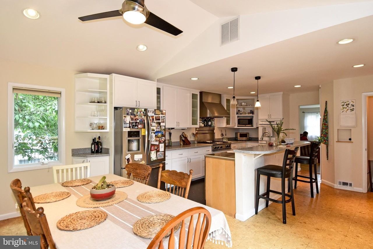 6246 22nd Rd N - Photo 5 of 38