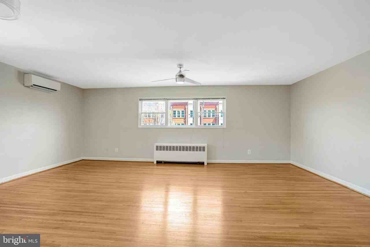 1510 N Rolfe St #6 - Photo 4 of 26