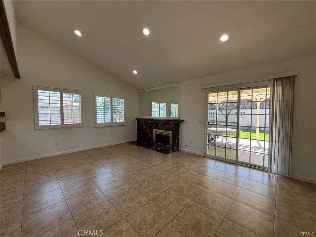 1567 Brookside Ave - Photo 5 of 16