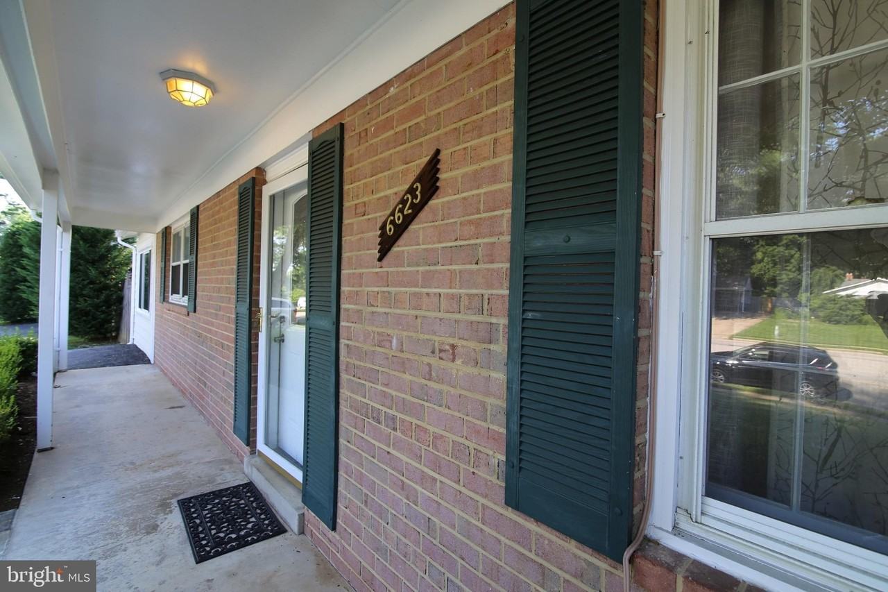 6623 Huntsman Blvd - Photo 4 of 32