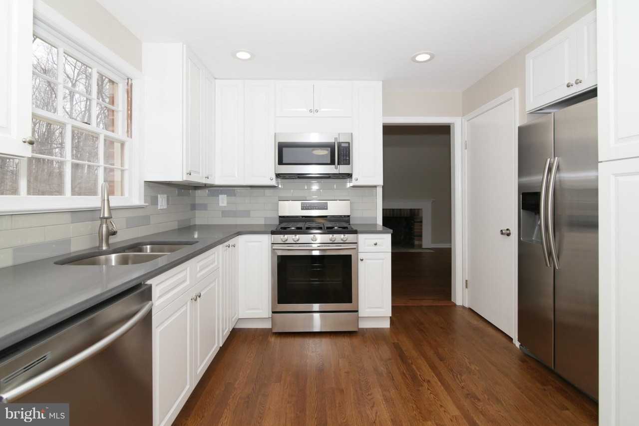 6700 Little Ann Ct - Photo 7 of 30