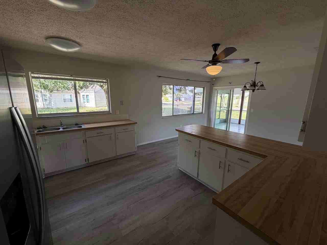 1256 NE Dawn St Street NE - Photo 7 of 19