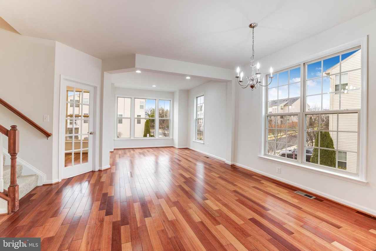 42639 Chisholm Dr - Photo 3 of 50