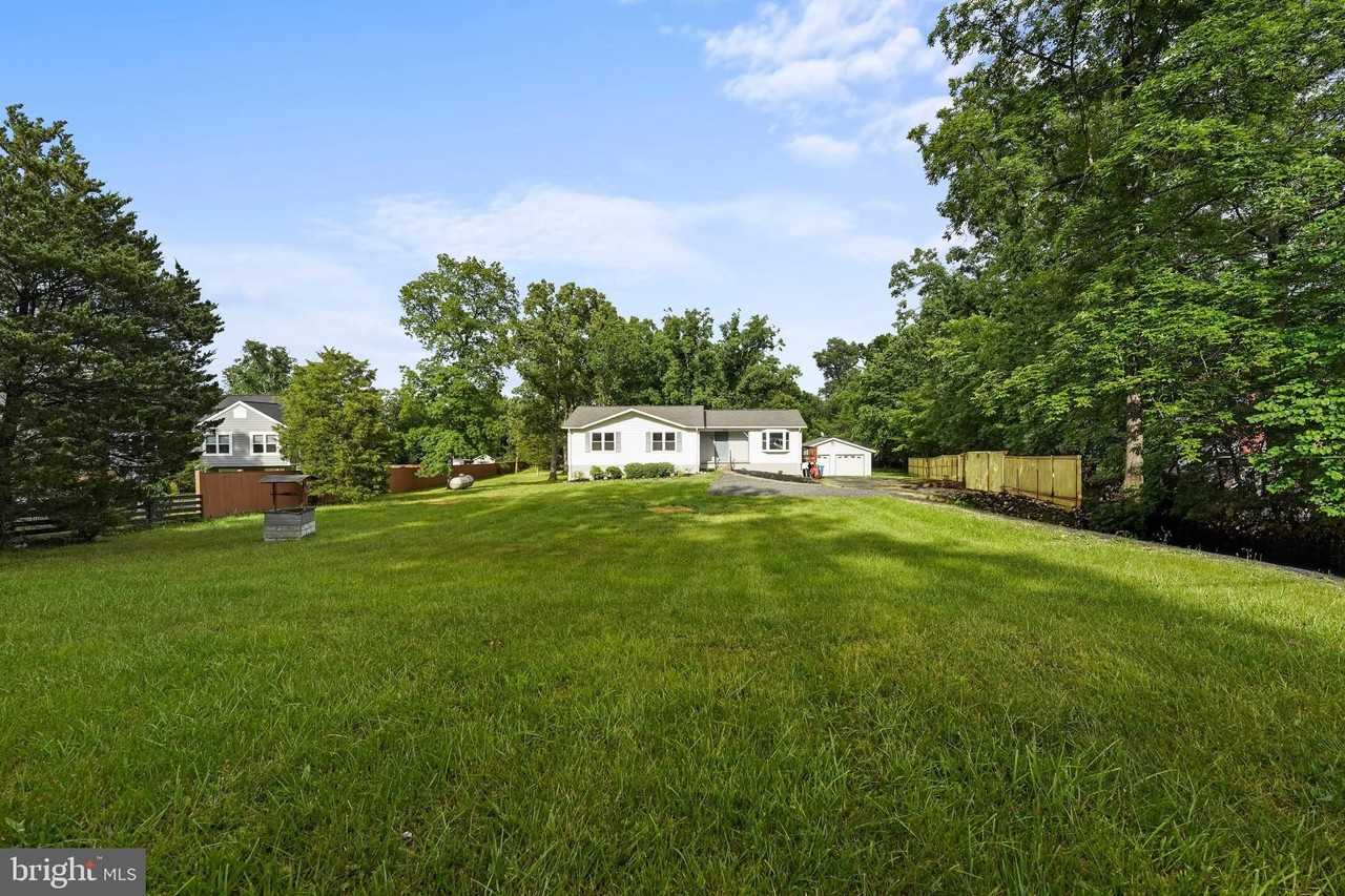 19822 Smith Cir - Photo 5 of 35