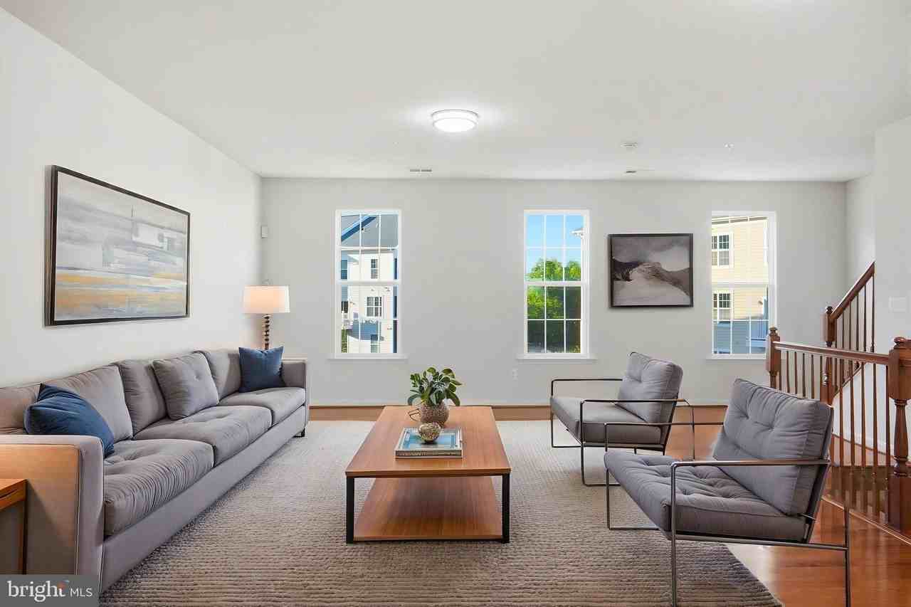 43849 Kingston Station Ter - Photo 2 of 31