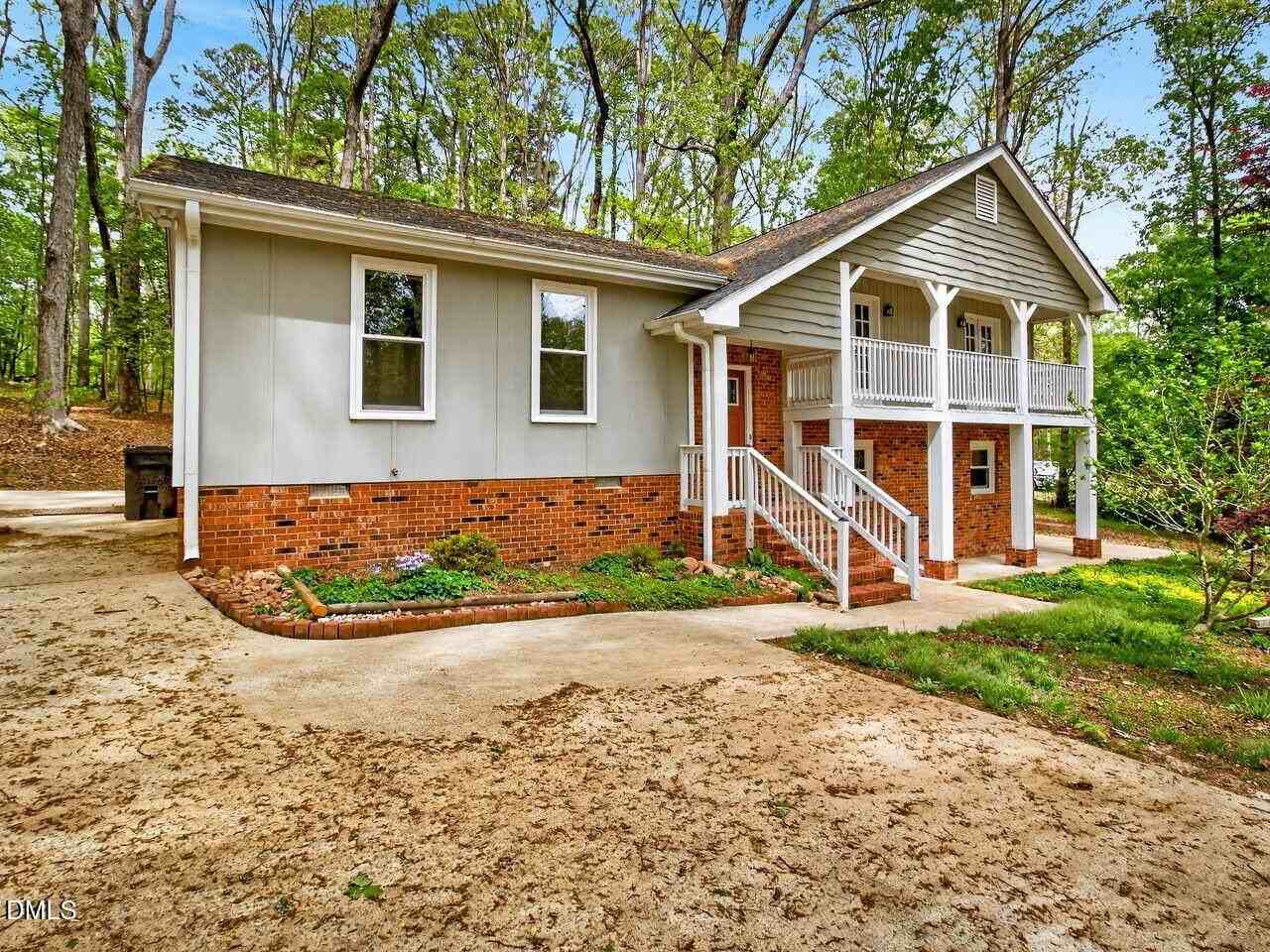 305 Beechwood Hill Dr - Photo 3 of 50