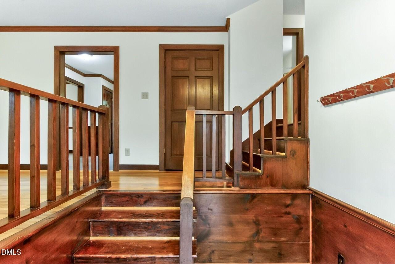 305 Beechwood Hill Dr - Photo 6 of 50