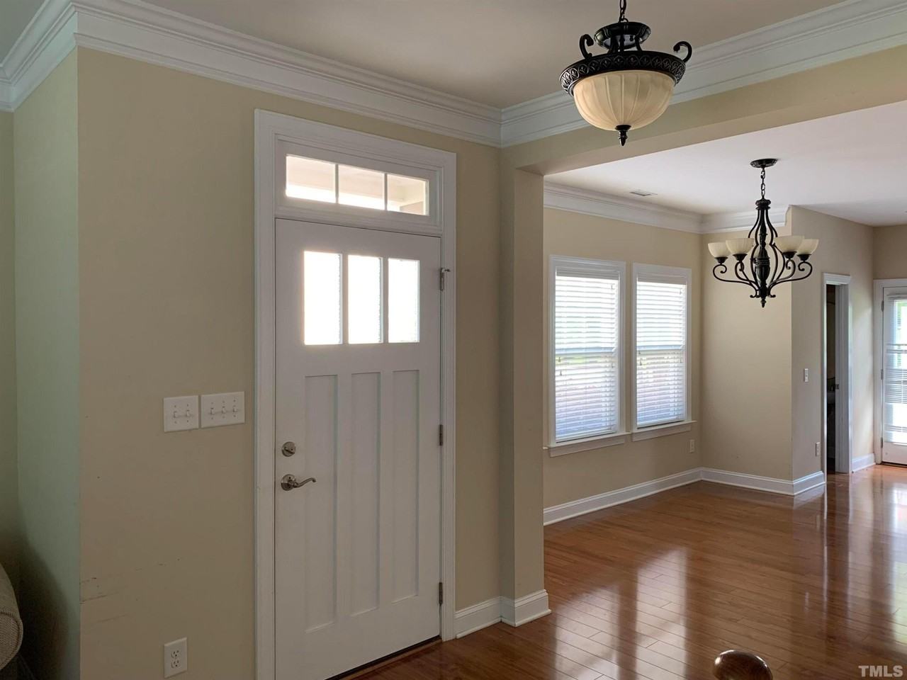 213 Legends Way - Photo 3 of 12