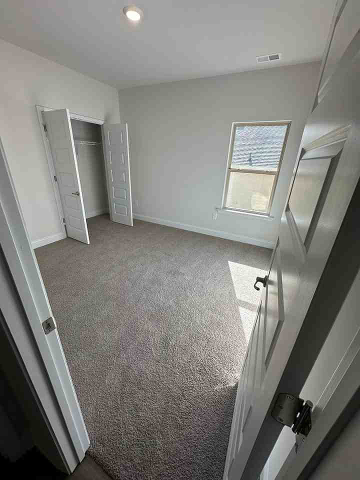 631 Saddle Chase Dr - Photo 3 of 20