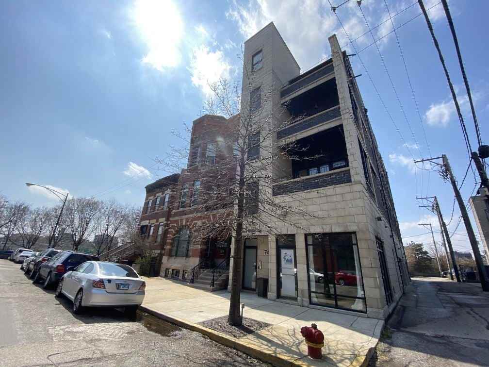 744 N May St - Photo 2 of 18