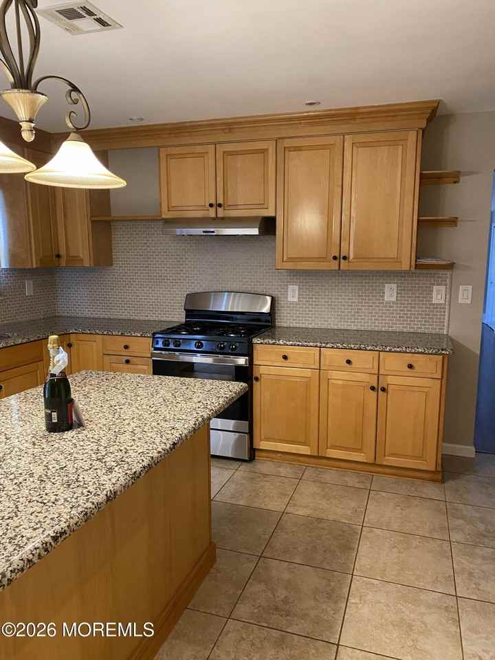 48 Rodhos St - Photo 4 of 12