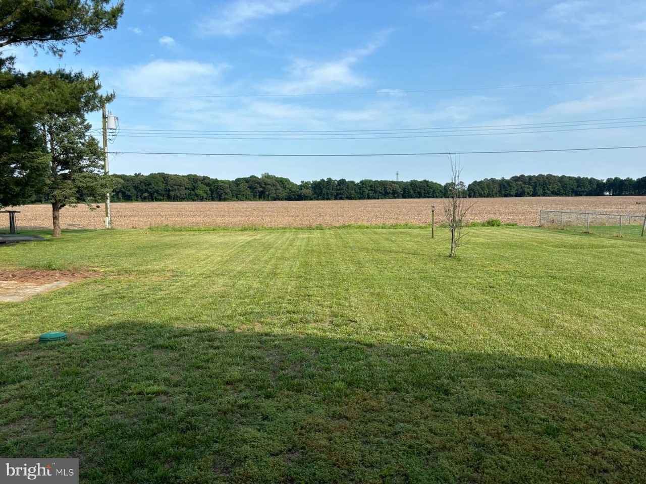 636 Hammond Dr - Photo 6 of 7
