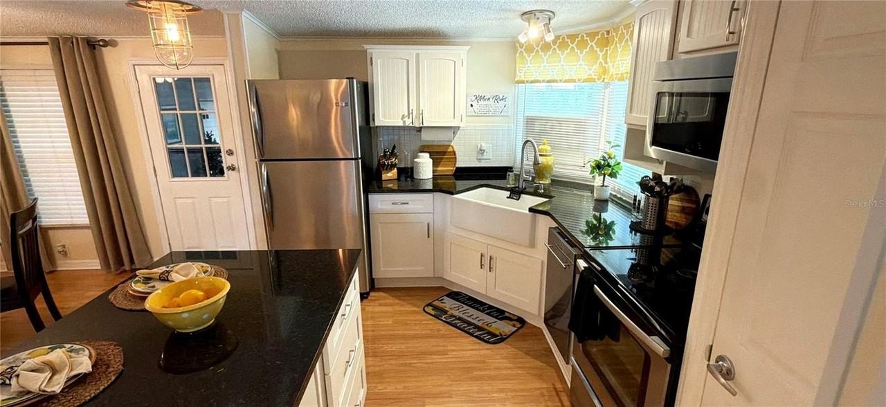 161 Greenview Dr - Photo 6 of 15