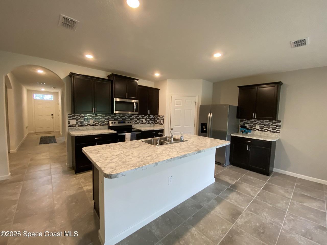 980 De Groodt Rd Sw - Photo 2 of 9