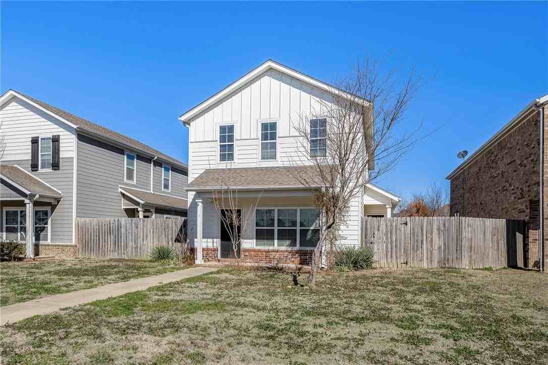 121 Carrington Ave - Photo 2 of 25