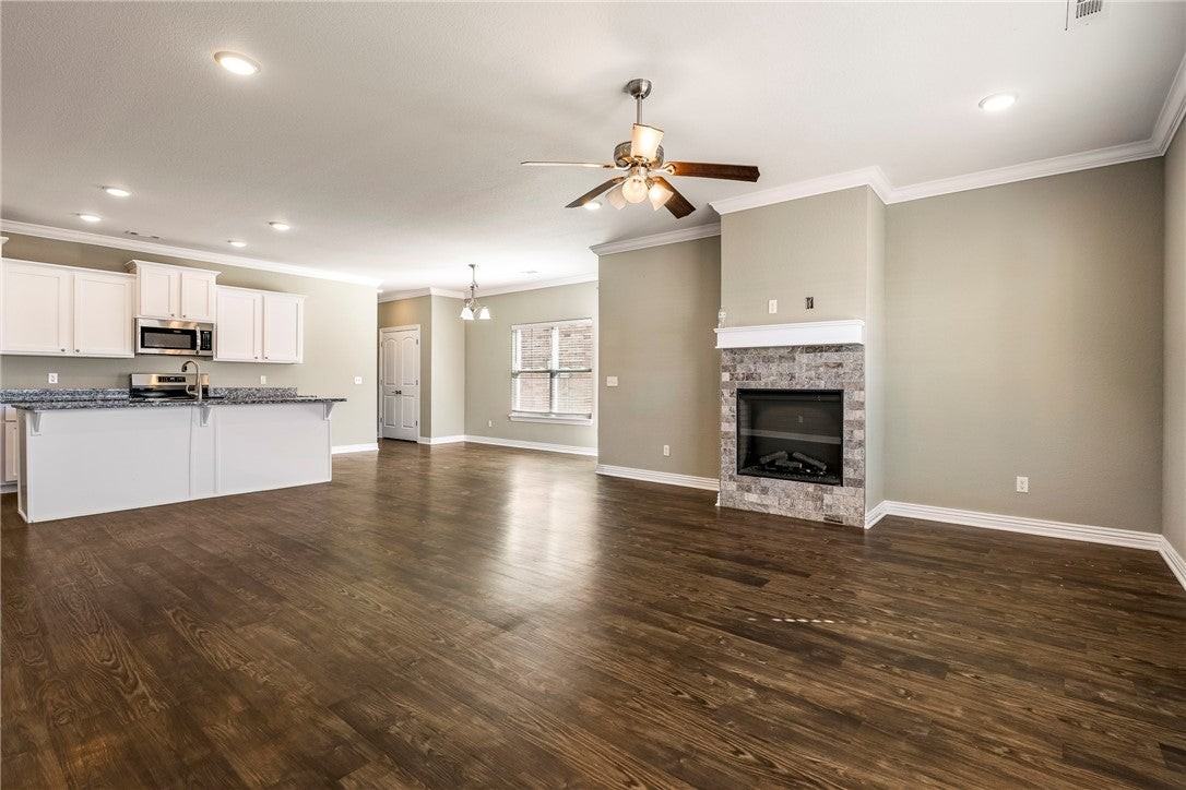 121 Carrington Ave - Photo 3 of 25