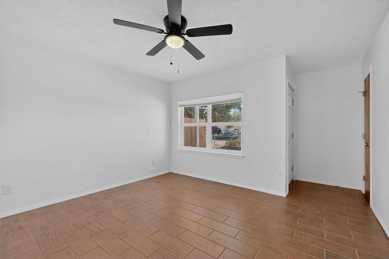 5109 Redlands Rd Nw - Photo 2 of 36