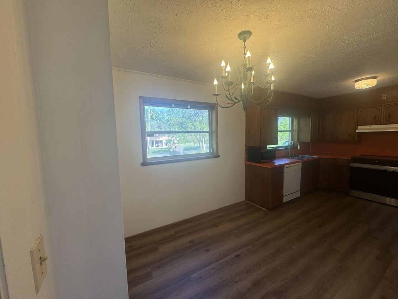 1203 Hibriten Dr Se - Photo 4 of 22