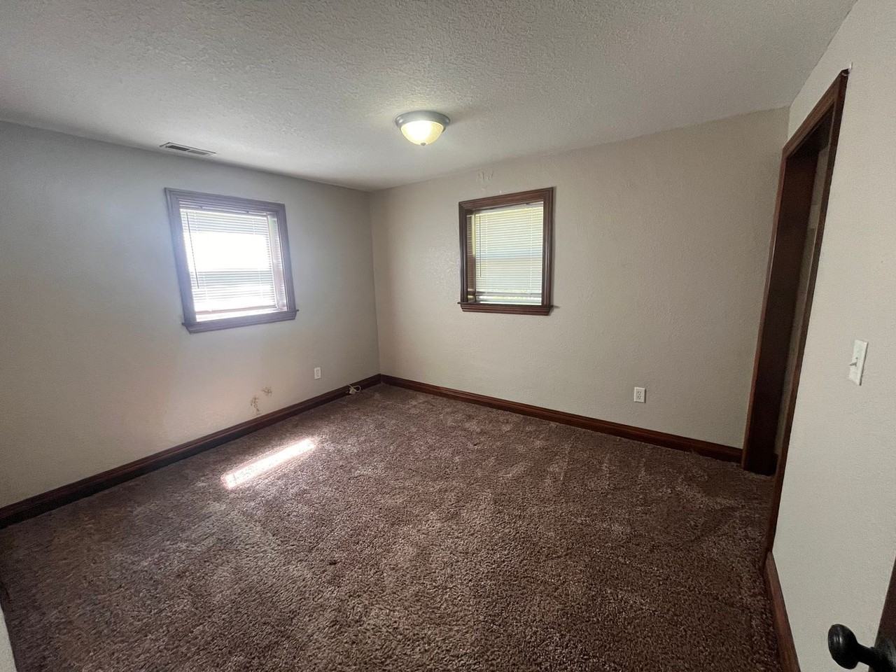 5241 N Arkansas Ave - Photo 4 of 7