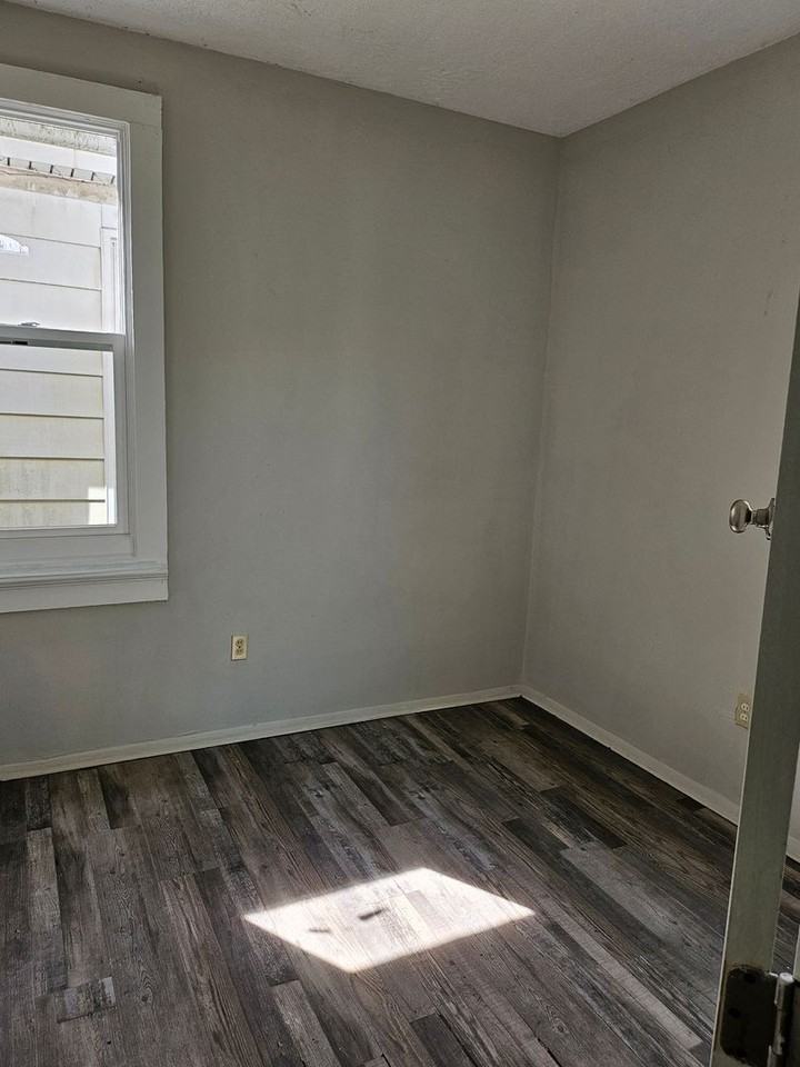 1514 E Illinois St - Photo 4 of 9