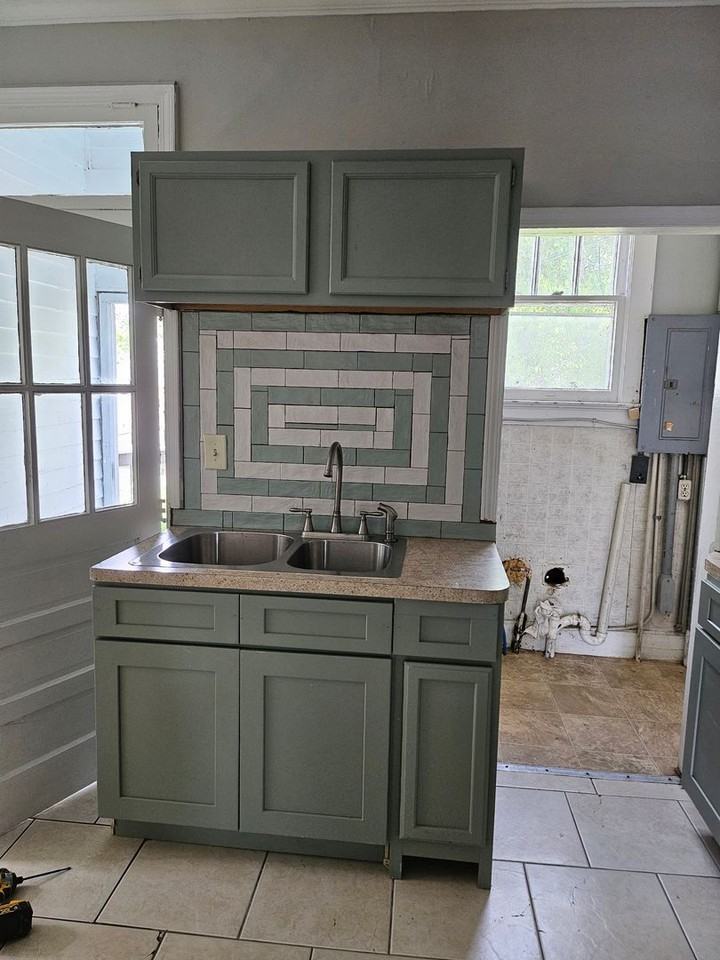 1514 E Illinois St - Photo 6 of 9