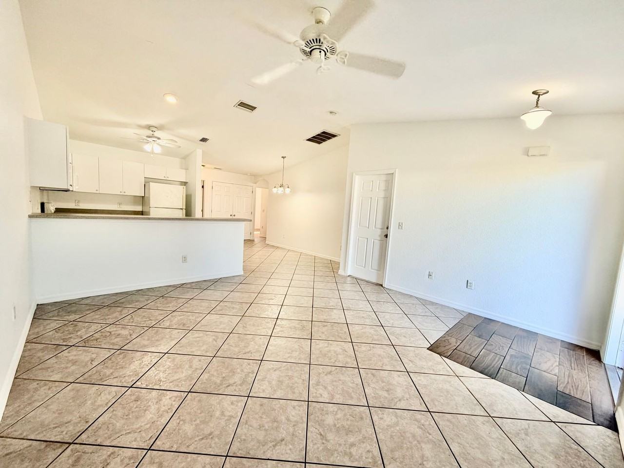 109 Ne 16th Pl - Photo 3 of 16