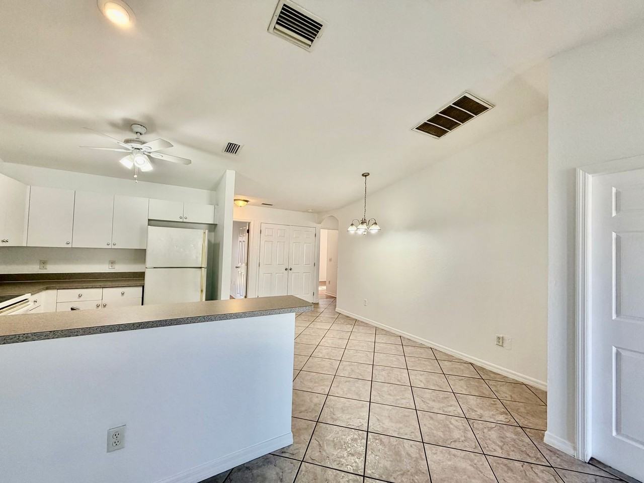 109 Ne 16th Pl - Photo 5 of 16