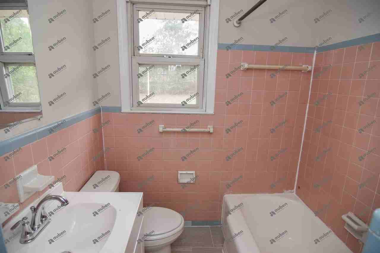 2006 Denmark Dr - Photo 2 of 30