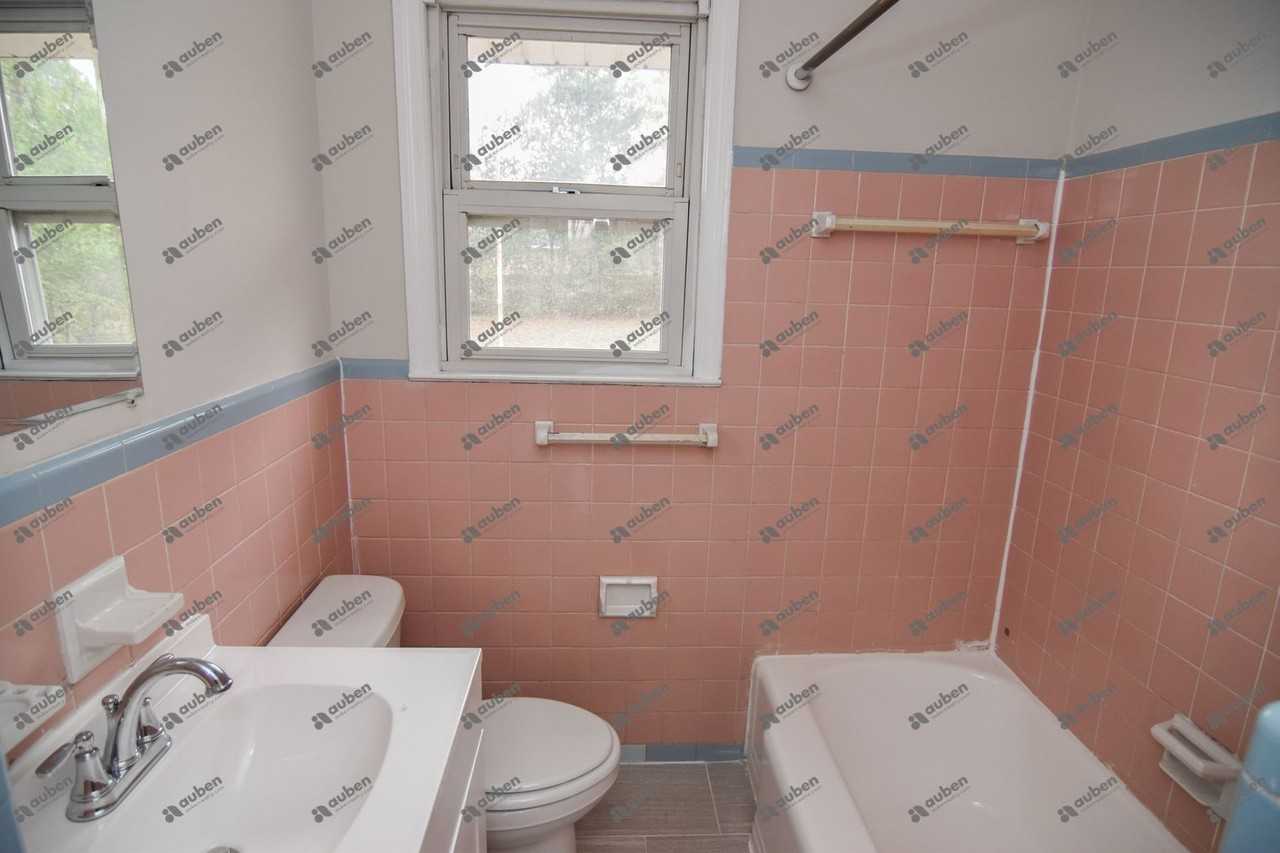 2006 Denmark Dr - Photo 5 of 30