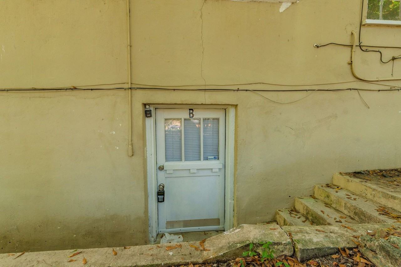 1545 Heath St - Photo 2 of 18