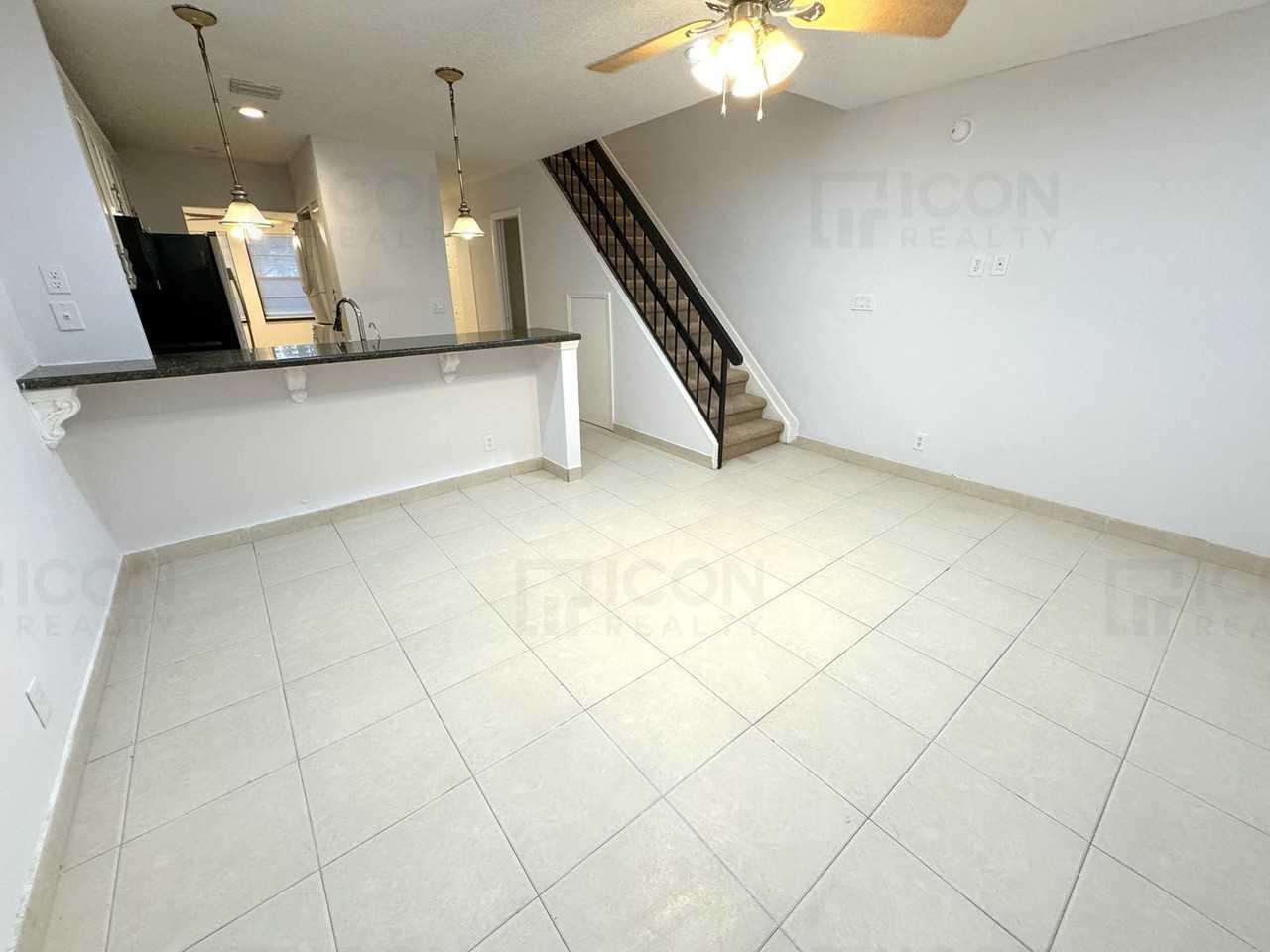 9120 Nw 40th St #18 - Photo 3 of 12