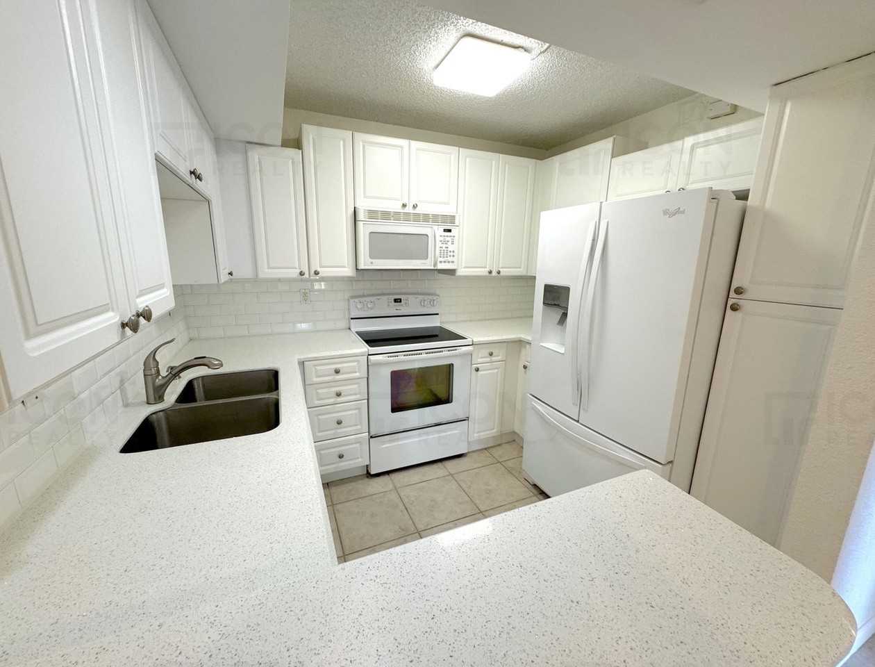 8189 Thames Blvd #B - Photo 2 of 10