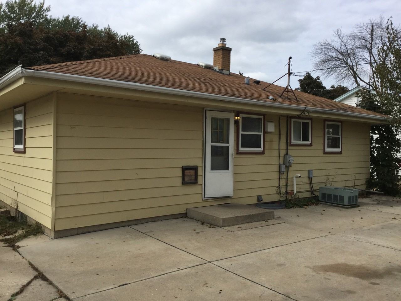 5760 N 81st St - Photo 6 of 14