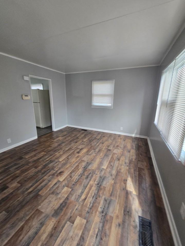 2418 N Centennial St - Photo 3 of 11