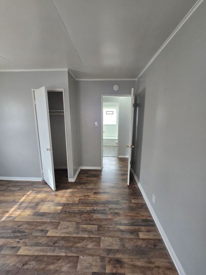 2418 N Centennial St - Photo 7 of 11