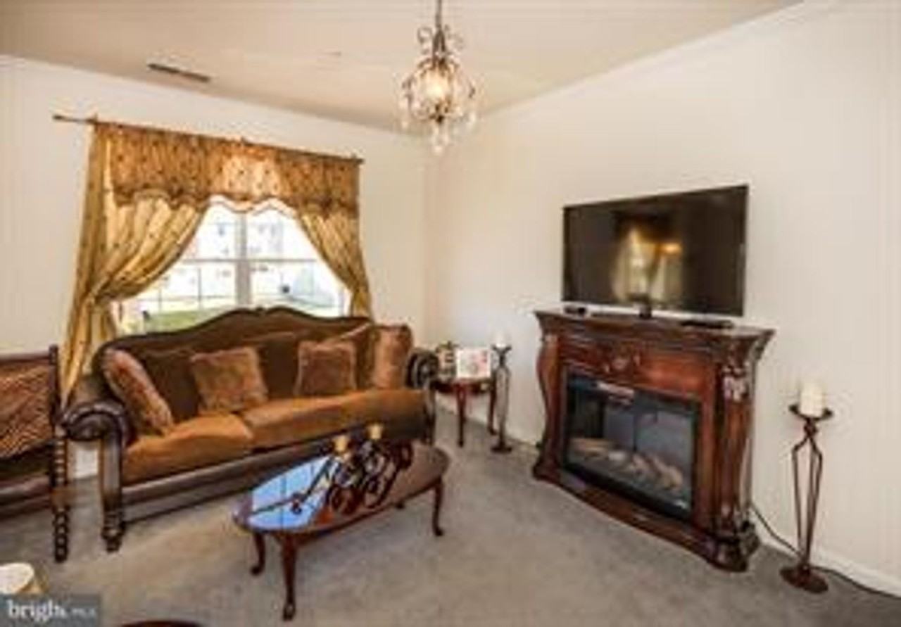 140C Mohegan Dr - Photo 7 of 35